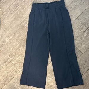 Lululemon Ribbed softstreme- crop- sz 6